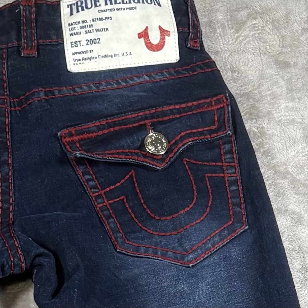 True Religion Men's Ricky Big T Relaxed Straight dark wash thick RED stitch 34